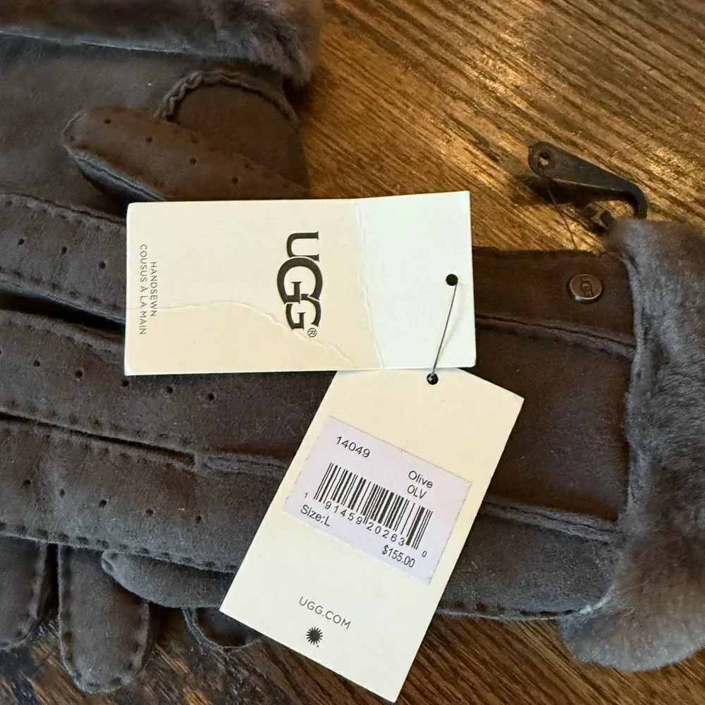 NWT Ugg Women's Perforated Gloves